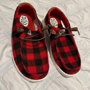 Hey Dude Wendy Buffalo red/black plaid women’s 9